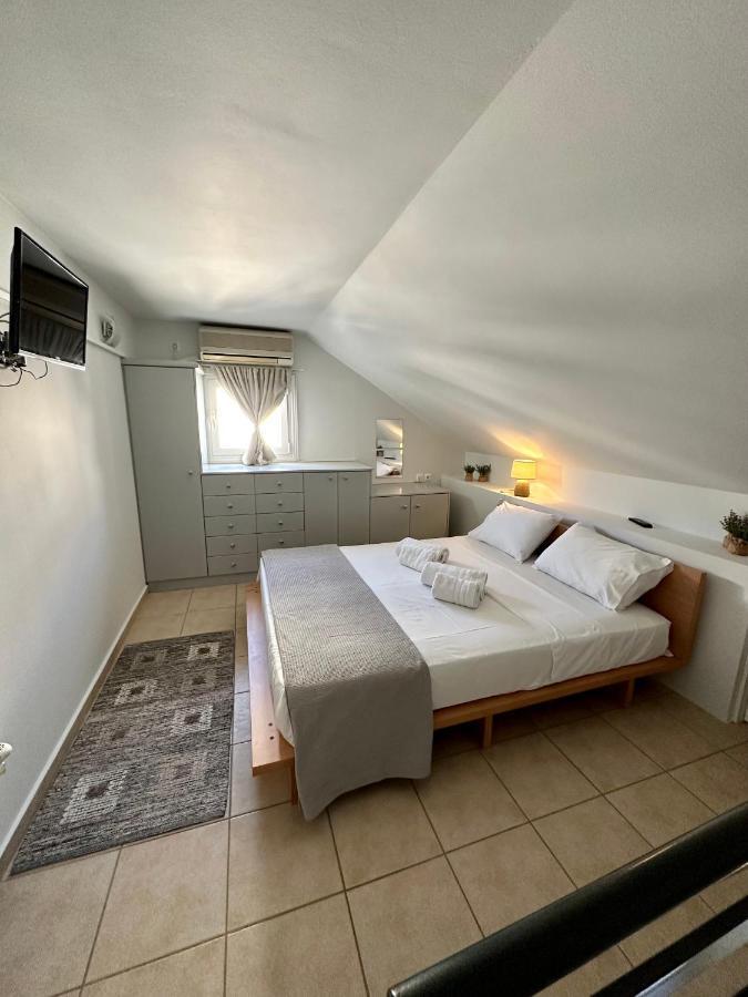 Central Tiny Loft In Argostoli Bagian luar foto